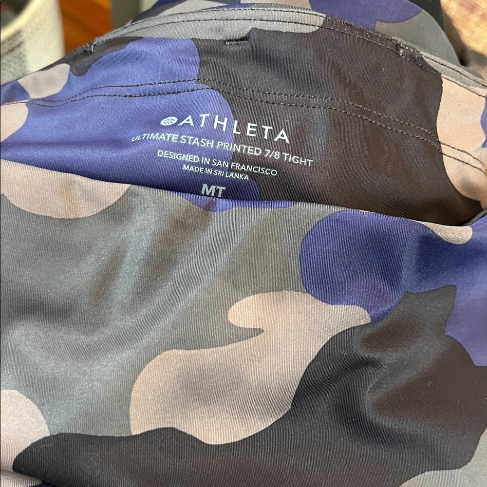 Athleta Ultimate Stash Printed 7/8 Tights Camouflage Sz Medium Tall - Picture 4 of 7